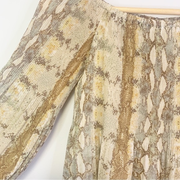 ARITZIA Wilfred Talence Pleated Off Shoulder Blouse Size XS - Picture 7 of 15